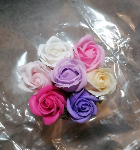 Zdjęcie oferty: Bukiecik z mydlanych róż 