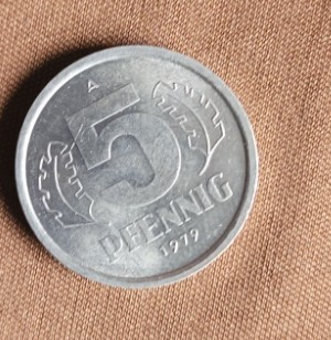 Zdjęcie oferty: DDR 5 pfennig 1979 + 1 moneta bonus 10 pfennig