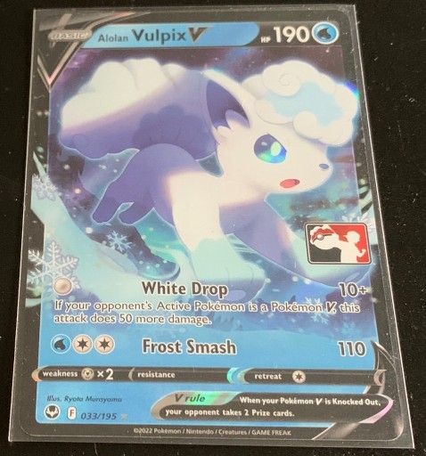 Zdjęcie oferty: Karta Pokemon TCG Alolan Vulpix V (PPS3 SIT 033)