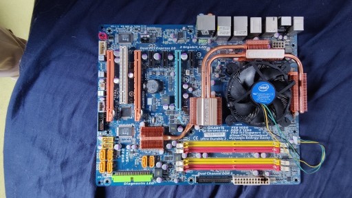 Zdjęcie oferty: Płyta główna Gigabyte GA-EP45-DS4 + Procesor Intel