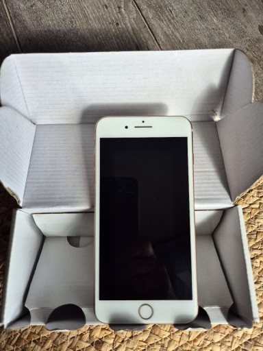 Zdjęcie oferty: Iphone 8+ Gold 64gb