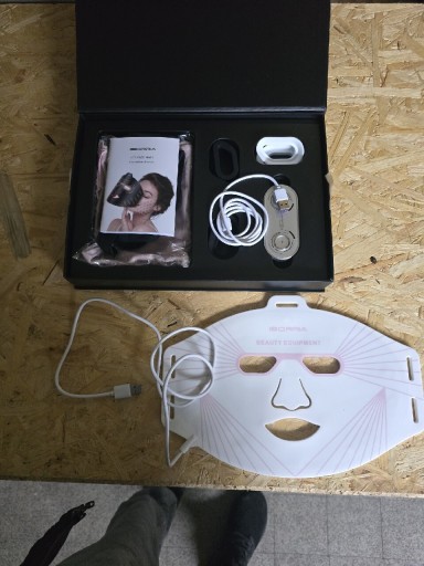 Zdjęcie oferty: IBORRIA Maska do Twarzy LED do Terapii światłem 