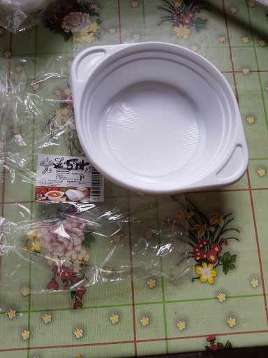 Zdjęcie oferty: Zestaw plastikowych talerzy do zupy 5 szt.