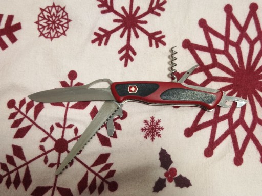 Zdjęcie oferty: Scyzoryk Victorinox Ranger 79 M Grip 0.9563.MC