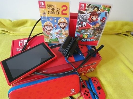 Zdjęcie oferty: Nintendo Switch Mario Edition + dwie gry