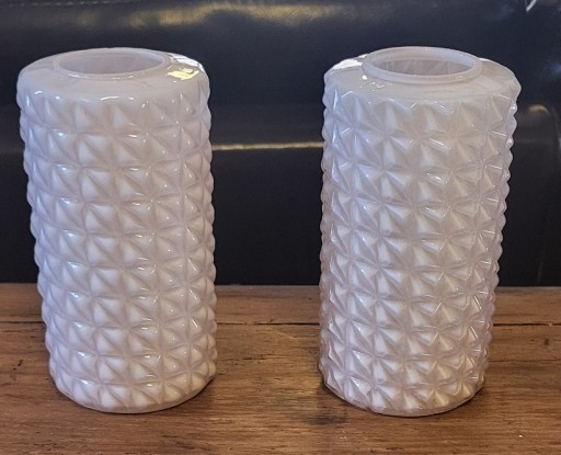 Zdjęcie oferty: 2 x stare klosze szklane PRL - off-white różowe