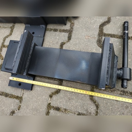 Zdjęcie oferty: Imadło stalowe duże kute 17kg 150mm Ostrowiec Św.