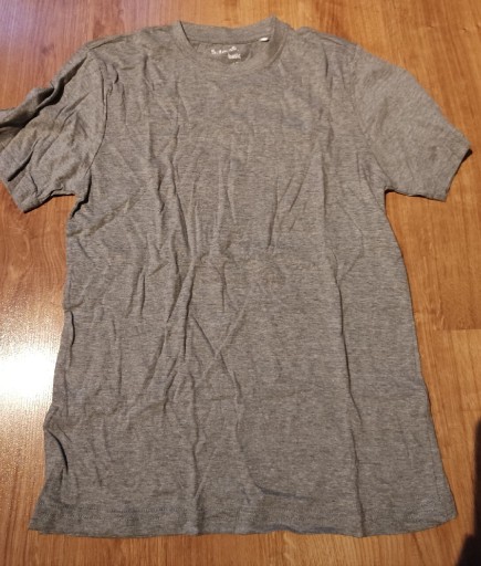 Zdjęcie oferty: Tshirt 5 10 15 r. 152