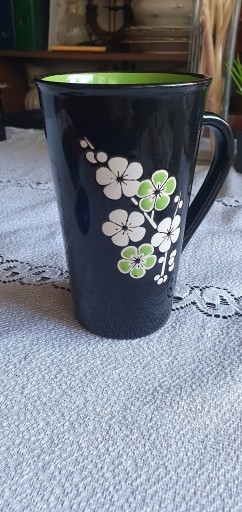 Zdjęcie oferty: Kubek ceramiczny z kwiatowym motywem