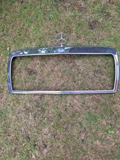 Zdjęcie oferty: Mercedes W124 ramka atrapa grill chrom