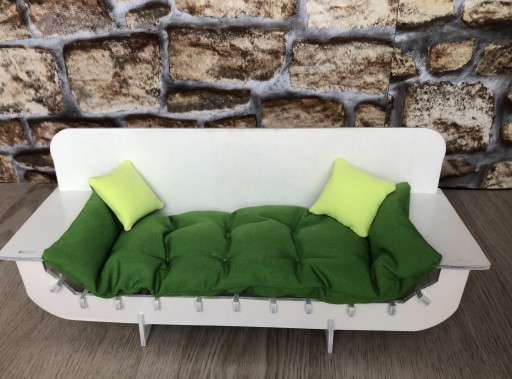 Zdjęcie oferty: Sofa dla lalki z poduszkami 