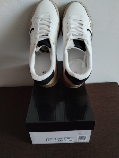 Zdjęcie oferty: Nowe męskie sneakersy białe R - 42