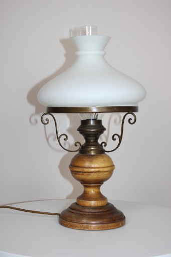 Zdjęcie oferty: Lampa stołowa w stylu naftowej