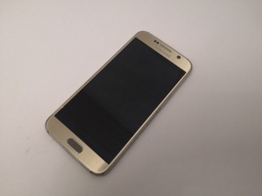 Zdjęcie oferty: Samsung Galaxy S6 -- SM-G920F -- uszkodzony
