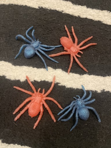 Zdjęcie oferty: Stare gumowe pająki z lat 90 4szt.