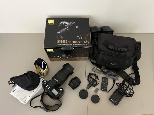 Zdjęcie oferty: Nikon d90 ZESTAW 2 obiektywy, torba, dodatki 