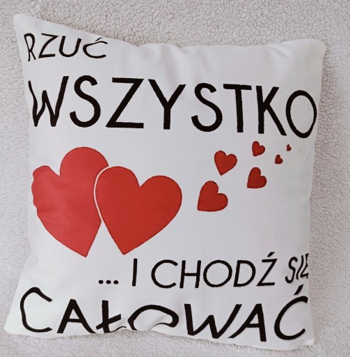 Zdjęcie oferty: PODUSZKA WELUROWA PREZENT NA WALENTYNKI