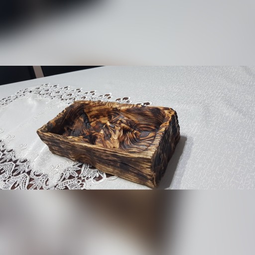 Zdjęcie oferty: Miska z drewna ozdobna ręcznie robiona.