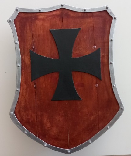 Zdjęcie oferty: Tarcza rycerska Krzyż Templariuszy 43 x 32 cm