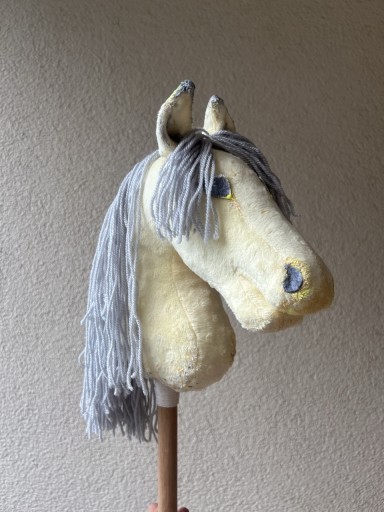 Zdjęcie oferty: NOWY HOBBY HORSE ISKIERKA konik na patyku, materiał minky