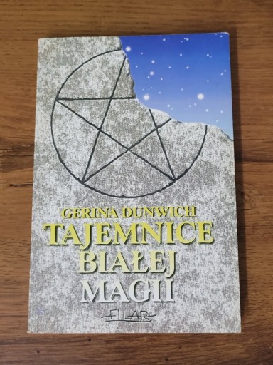 Zdjęcie oferty: Tajemnice białej magii - Gerina Dunwich