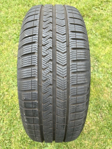 Zdjęcie oferty: Opona pojedyńcza Vredestein 205/55/16