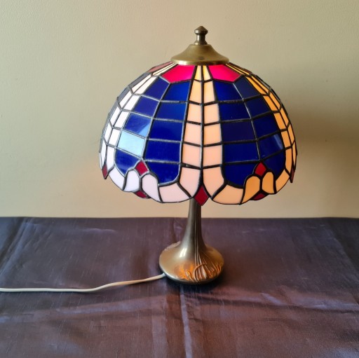 Zdjęcie oferty: Lampa typu "Tiffany" witrażowa. Okres PRL-u.