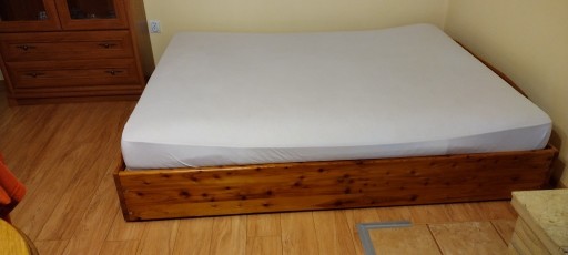 Zdjęcie oferty: Łóżko drewniane - Modrzew