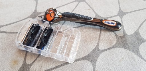 Zdjęcie oferty: Maszynka do golenia gillette 