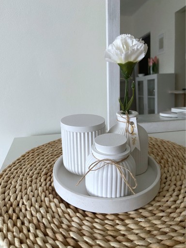 Zdjęcie oferty: Zestaw ceramiczny wazon tacka słoiczki