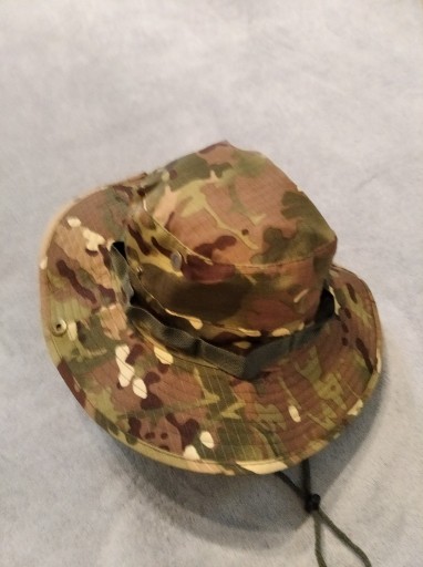 Zdjęcie oferty: Nowy kapelusz trekkingowy kamuflaż 55 - 58 cm