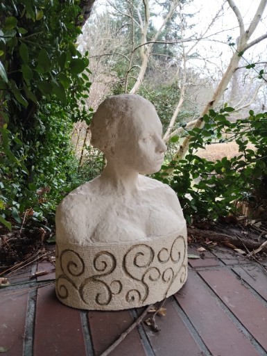 Zdjęcie oferty: Popiersie kobiety z ornamentem rzeźba ceramika