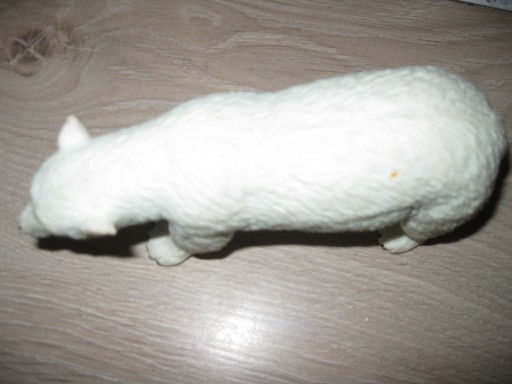 Zdjęcie oferty: Figurka miś polarny biały 