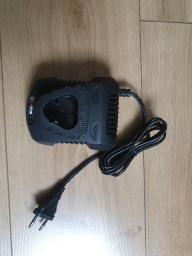 Zdjęcie oferty: Ładowarka Parkside 12V 2,4A