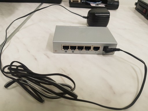 Zdjęcie oferty: Zyxel 5p ES-105A V3 (5x10/100Mbit)