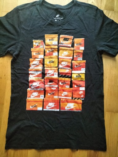 Zdjęcie oferty: Nike t-shirt r.S czarny