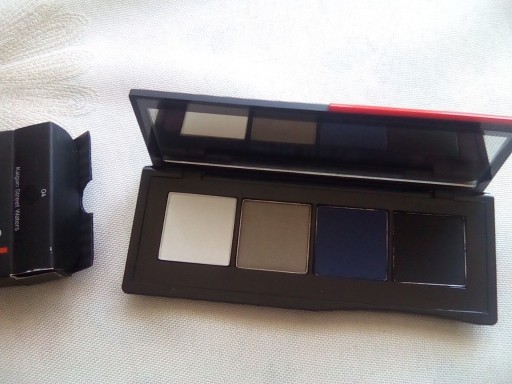 Zdjęcie oferty: Shiseido paleta cieni street Waters 04 5,2g