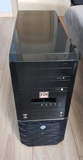 Zdjęcie oferty: Komputer PC - na części - niesprawny