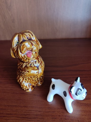 Zdjęcie oferty: Pies, psy, pieski – dwie figurki ceramiczne