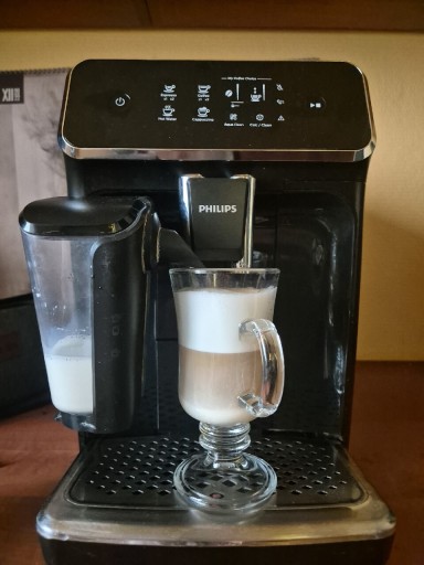 Zdjęcie oferty: Ekspres Phillips LatteGo z serii 2200