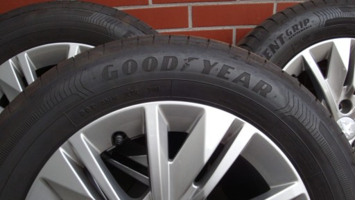 Zdjęcie oferty: Opony Goodyear & oryginalne felgi 16" Peugeot 508