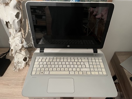 Zdjęcie oferty: hp pavilion 15-p078sa 16 RAM/240 SSD BeatsAudio 