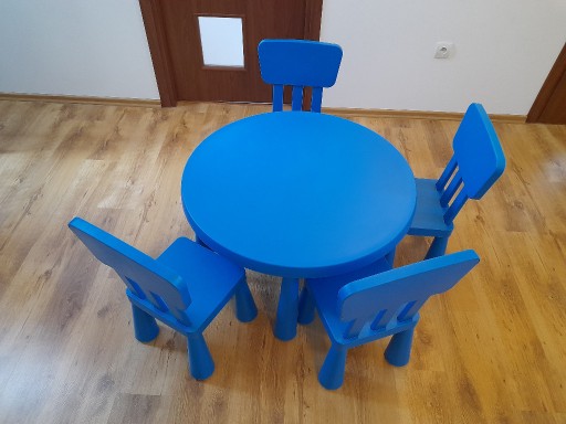 Zdjęcie oferty: stolik i krzesełka dla dzieci Ikea