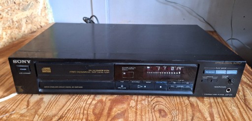 Zdjęcie oferty: Odtwarzacz CD Sony CDP-670