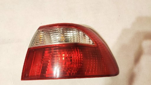 Zdjęcie oferty: Mazda 626 V GF lift hb lampa prawy tył w błotnik