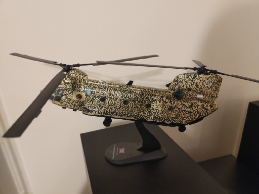 Zdjęcie oferty: Model kolekcjonerski helikoptera Boeing Chinook
