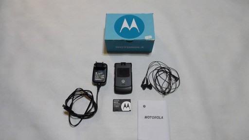 Zdjęcie oferty: TELEFON MOTOROLA V3 NOWY 