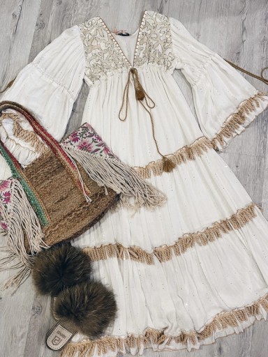 Zdjęcie oferty: Sukienka glamour vintage z chwostami 