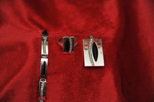 Zdjęcie oferty: Komplet biżuterii damskiej ze srebra.