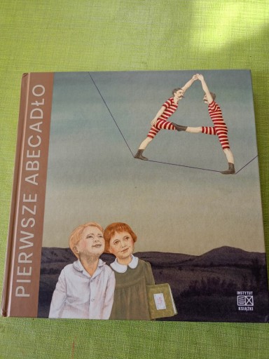 Zdjęcie oferty: Książka "Pierwsze abecadło" w bardzo dobrym stanie